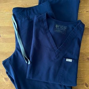 Figs Navy Scrub Set - size S/M